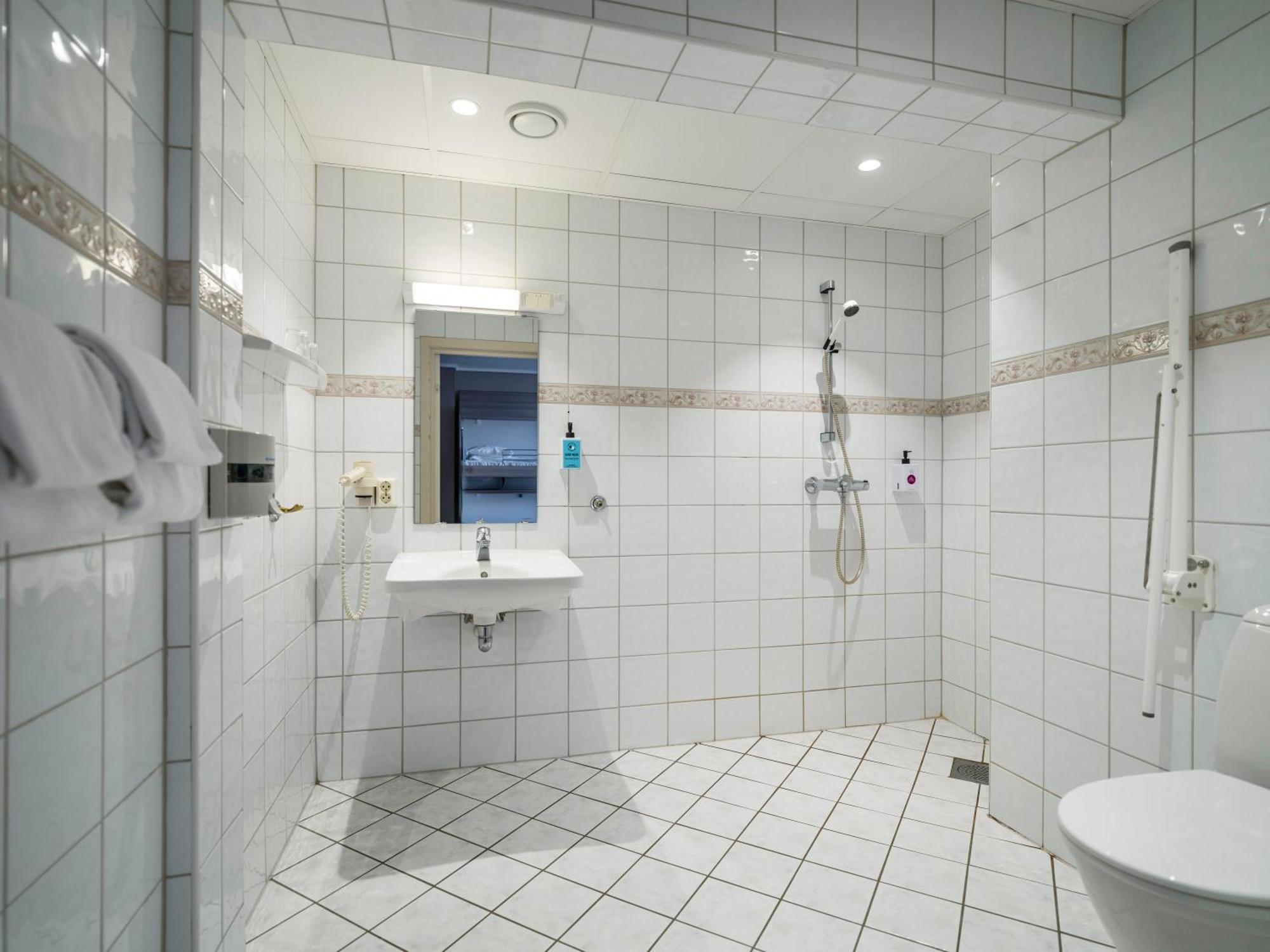 Comfort Hotel Finnsnes Bagian luar foto